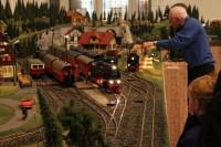 Abendstimmung in &bdquo;Alexisrode&ldquo; (Gartenbahnanlage Spur Iim)