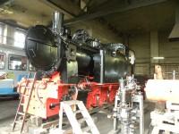 Im Gegensatz zum Zustand im April 2016 ist Lok&nbsp;99 6102 wieder als Lok zu erkennen.